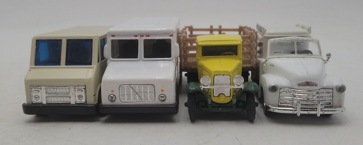 Ertl, Road Champs, & Other 1:43 Assorted Diecast and Plastic Trucks [4] VG