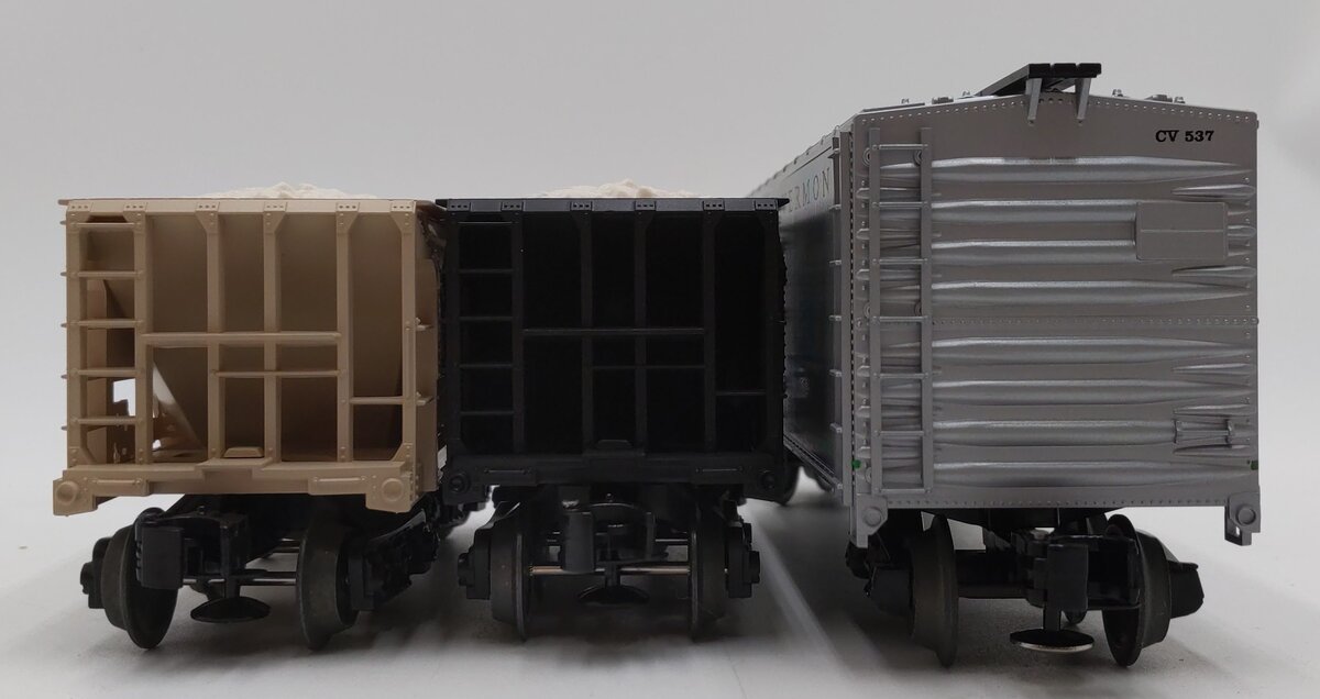Lionel & Other O Gauge Assorted Hoppers and Reefer [3] LN/Box