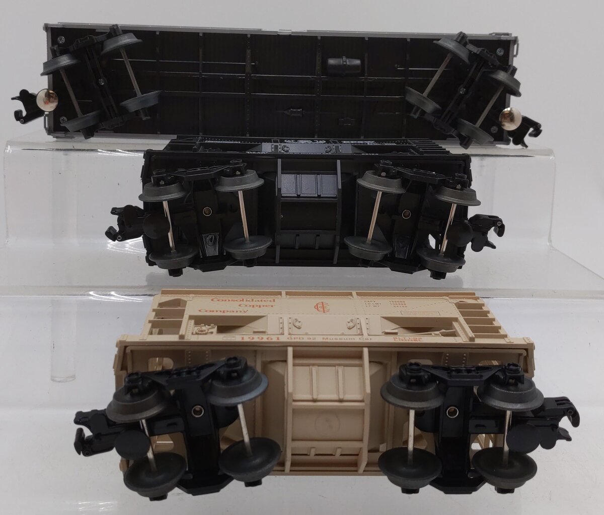 Lionel & Other O Gauge Assorted Hoppers and Reefer [3] LN/Box