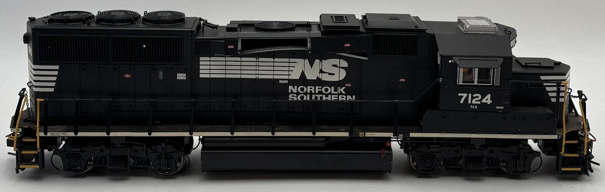 Atlas 3258-4 O Norfolk Southern Powered GP60 Locomotive #7124 (2-Rail DC/DCC) VG/Box