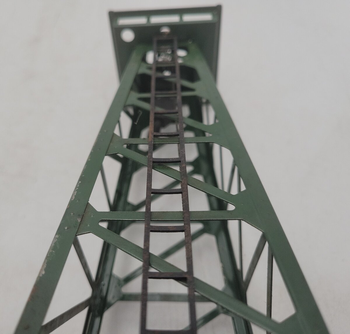 Lionel 455 Vintage O Operating Oil Derrick and Pumper