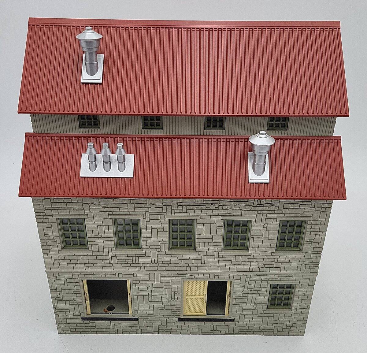 MTH 30-90188 O Granary Layout Building Gray Stone w/Red Oxide Roof EX