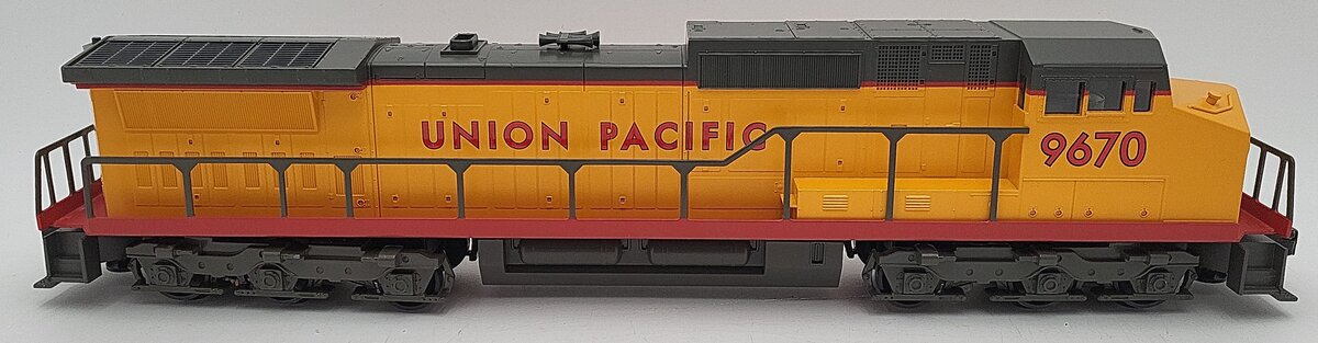 Williams DA9-05 O Gauge Union Pacific Dash 9 Powered Diesel Locomotive #9670 EX/Box