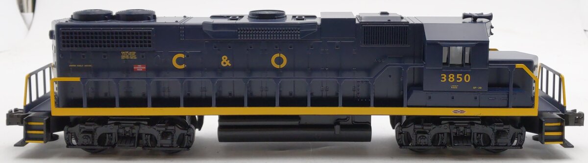 Williams 38-203 GP-38 O Gauge Chesapeake & Ohio Diesel Locomotive # 3850 EX/Box