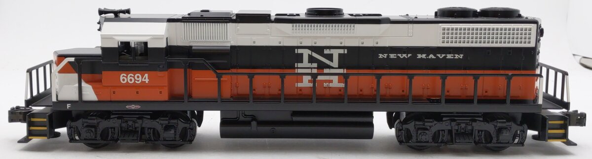 Williams GP38-208 O Gauge New Haven GP38 Diesel Locomotive #6694 EX/Box