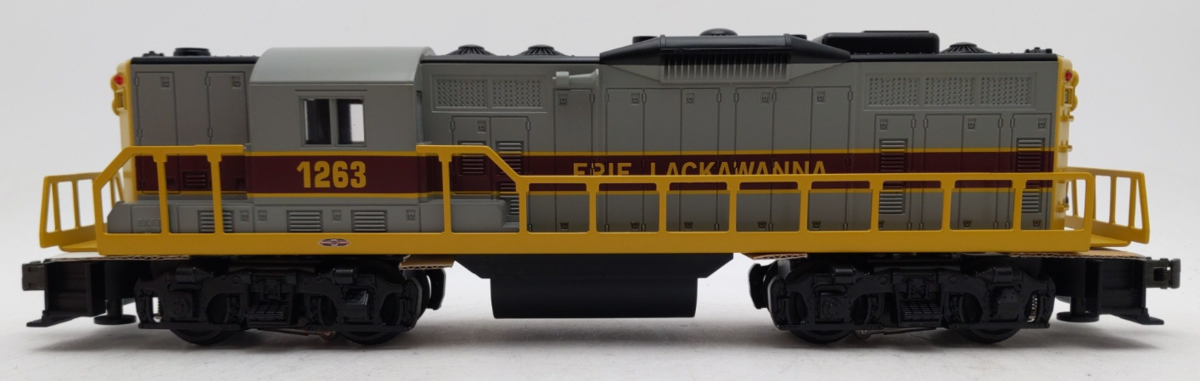 Williams GP9-210D O Gauge Erie Lackawanna GP9 Dummy Diesel Locomotive #1263 LN/Box