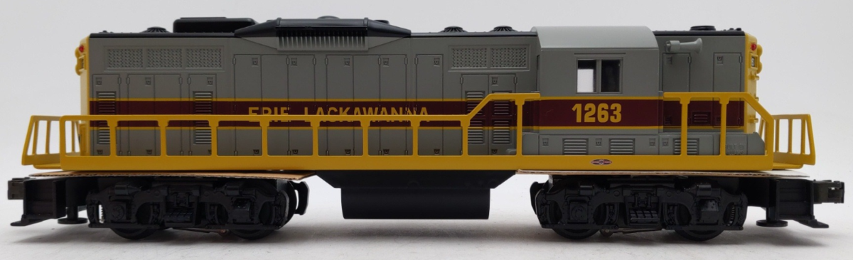 Williams GP9-210D O Gauge Erie Lackawanna GP9 Dummy Diesel Locomotive #1263 LN/Box