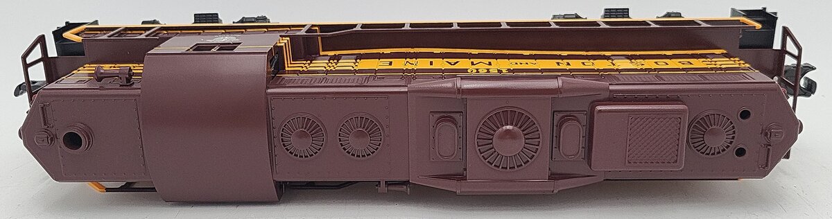 Williams GP-9-203 O Gauge Boston & Maine GP-9 Diesel Engine Cab #1560 LN/Box