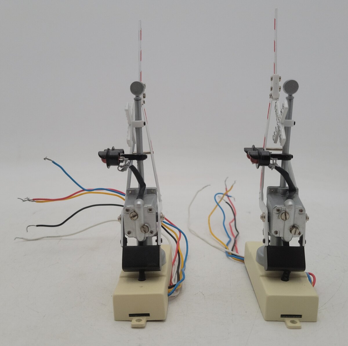 MTH 30-11012 O Gauge Operating Crossing Gates Signal (Box of 2) VG/Box