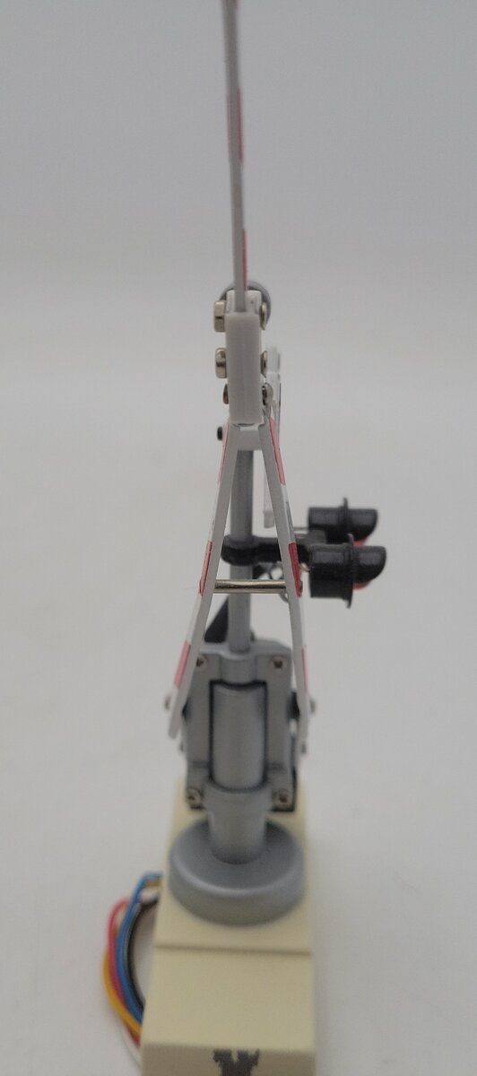 MTH 30-11012 O Gauge Operating Crossing Gates Signal (Box of 2) VG/Box