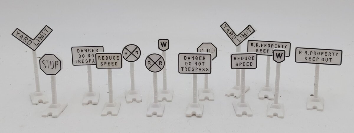 Lionel 6-62180 O and O-27 Road Signs (Set of 14) EX/Box