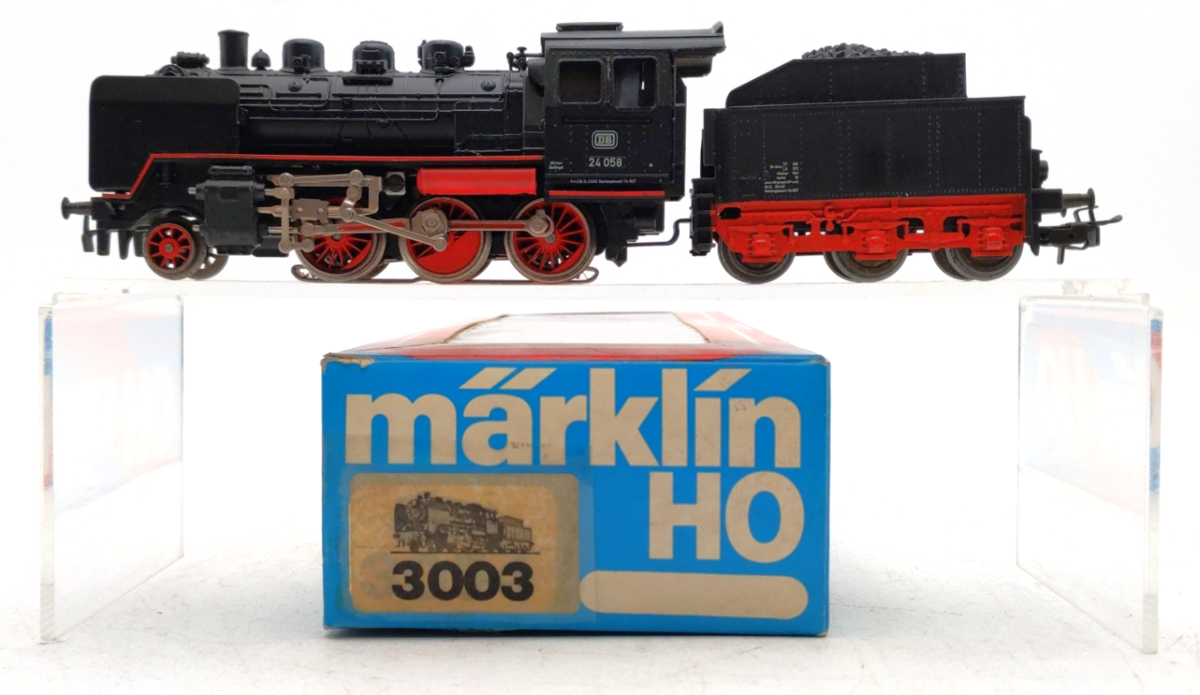 Marklin 3003 HO Scale BR 24 Steam Locomotive and Tender EX/Box