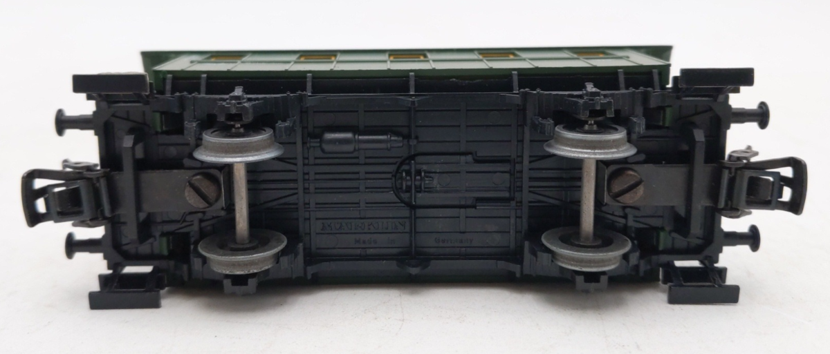 Marklin 4007 HO Scale Green Passenger Car EX/Box