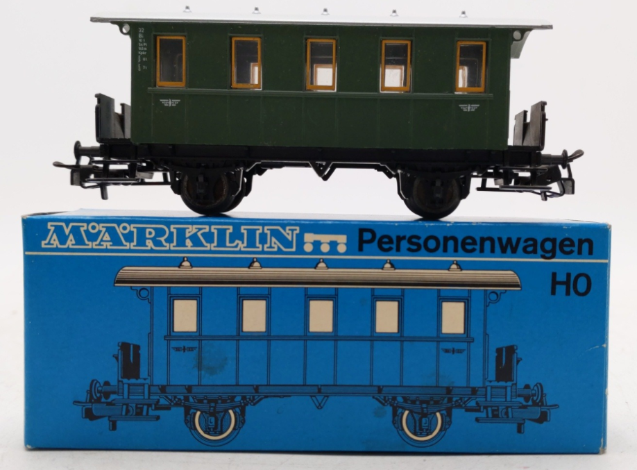 Marklin 4007 HO Scale Green Passenger Car EX/Box