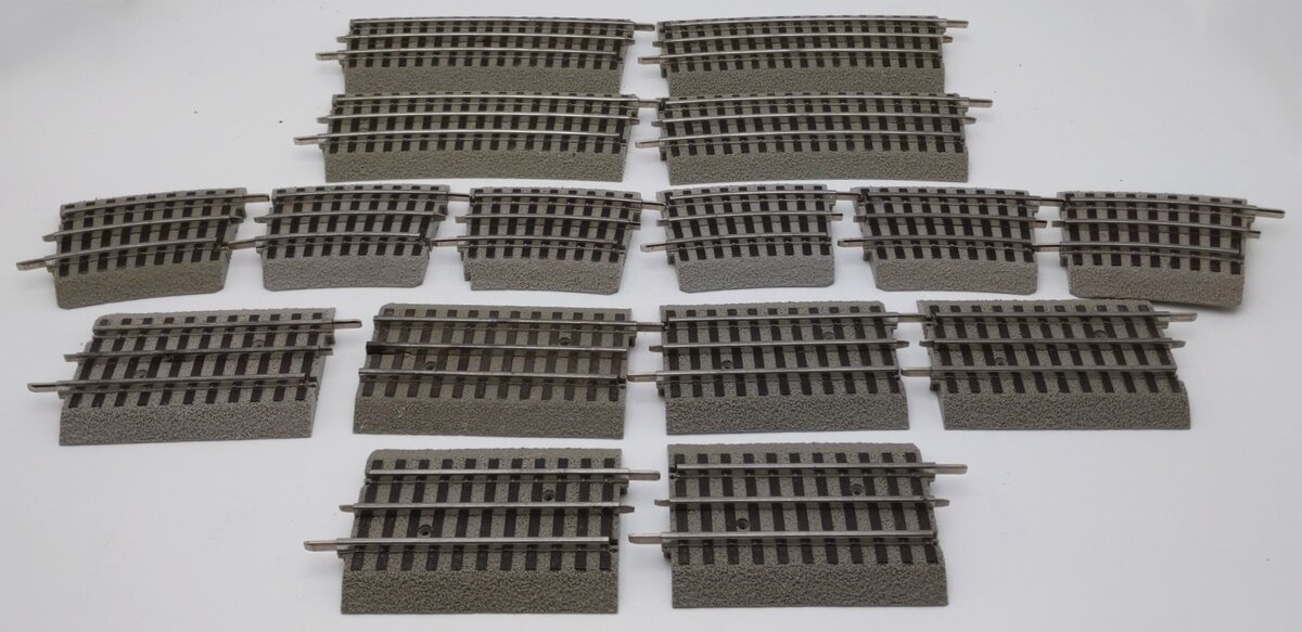 Lionel O Gauge Assorted Straight and Curved Fastrack Sections [16] VG