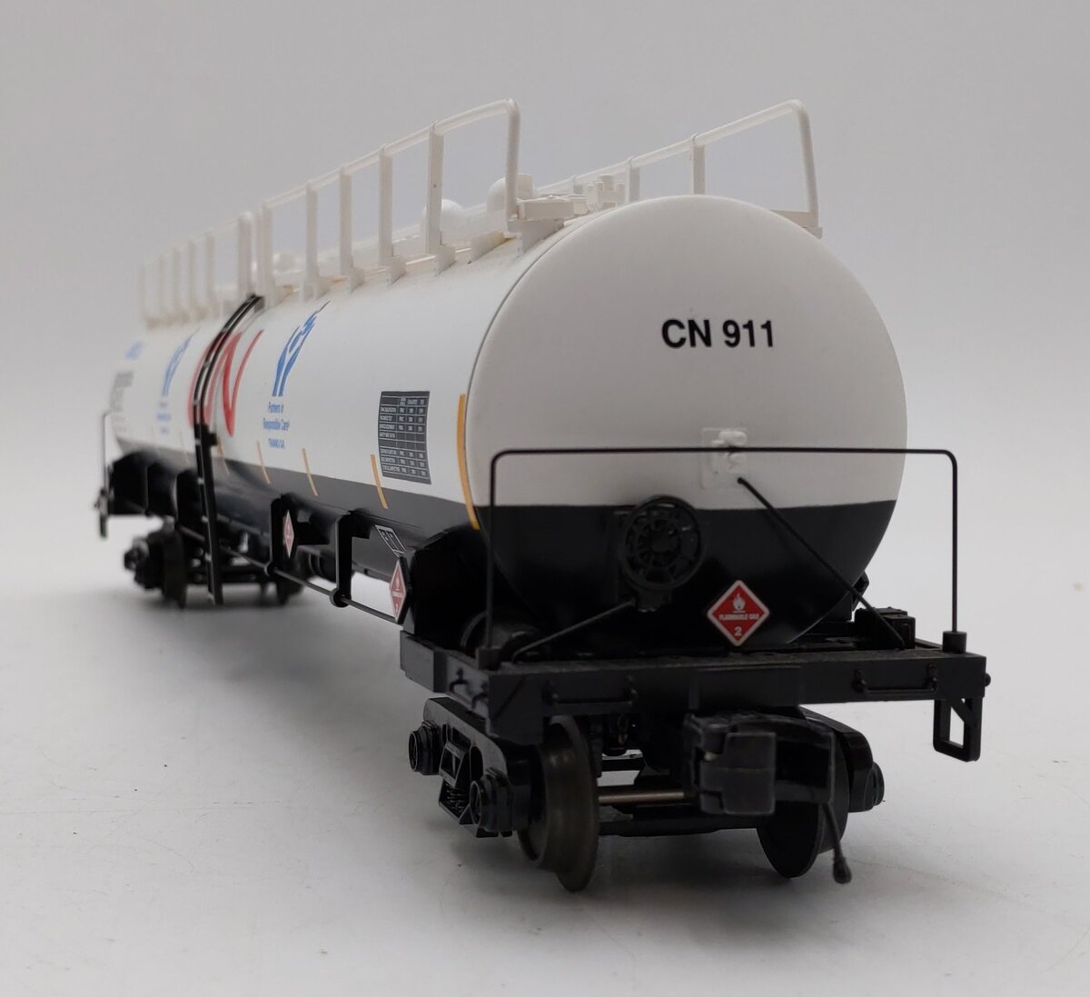 MTH 30-73453 O Canadian National 33,000 Gallon Tank Car #911 VG