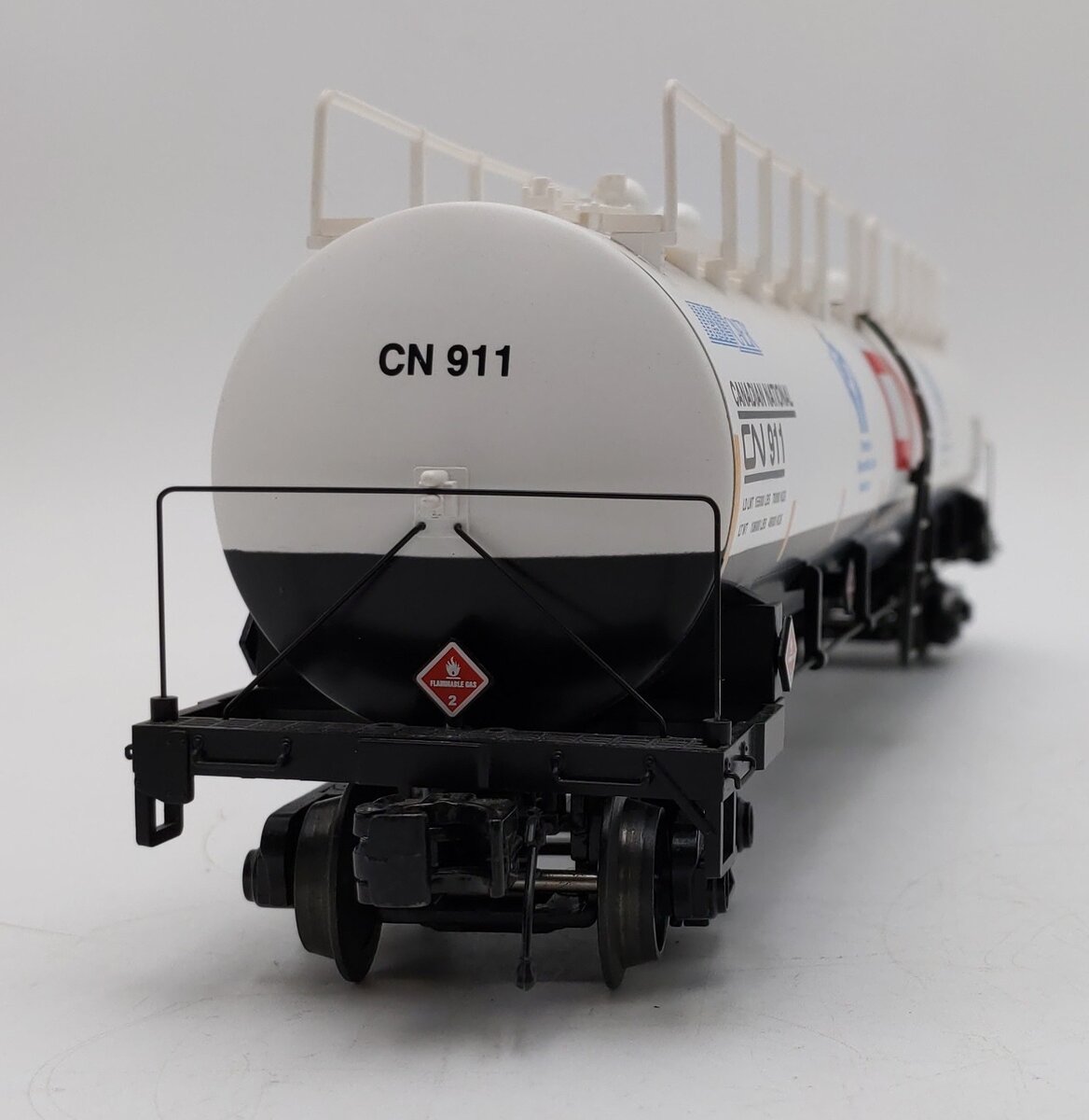 MTH 30-73453 O Canadian National 33,000 Gallon Tank Car #911 VG