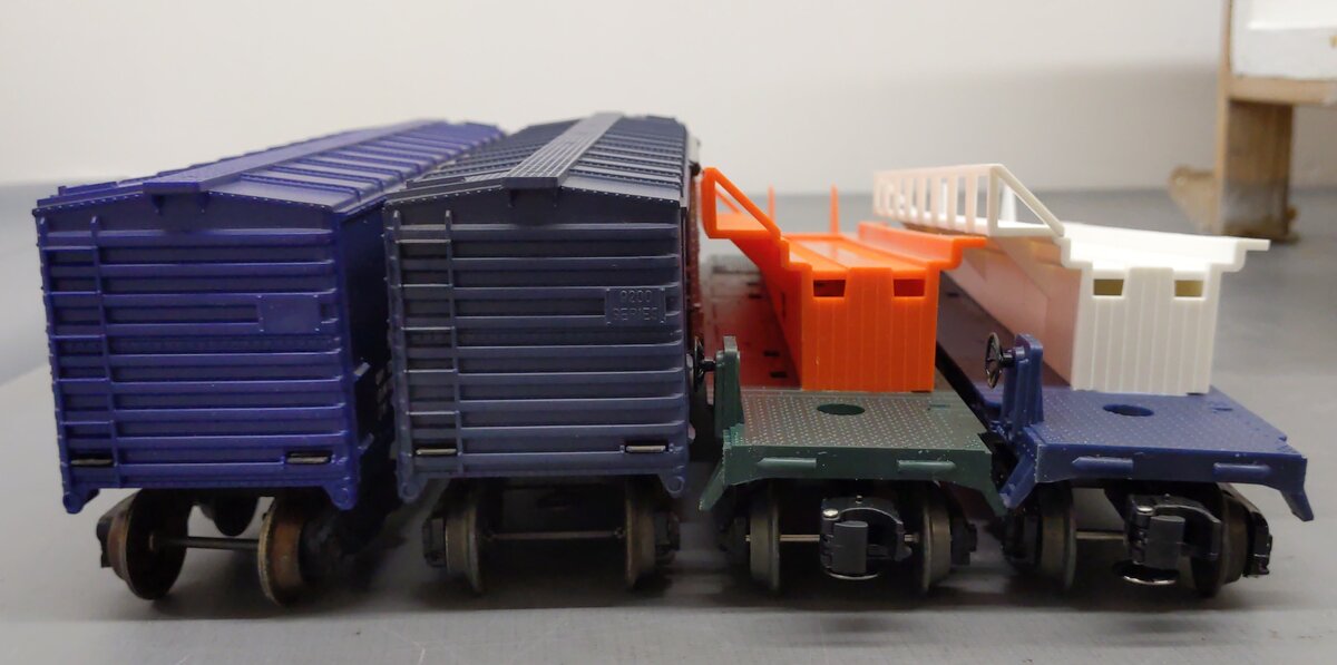 Lionel O Gauge Assorted Freight Cars: 9205, 9215, 6-16320, 6-16301 [4] EX/Box
