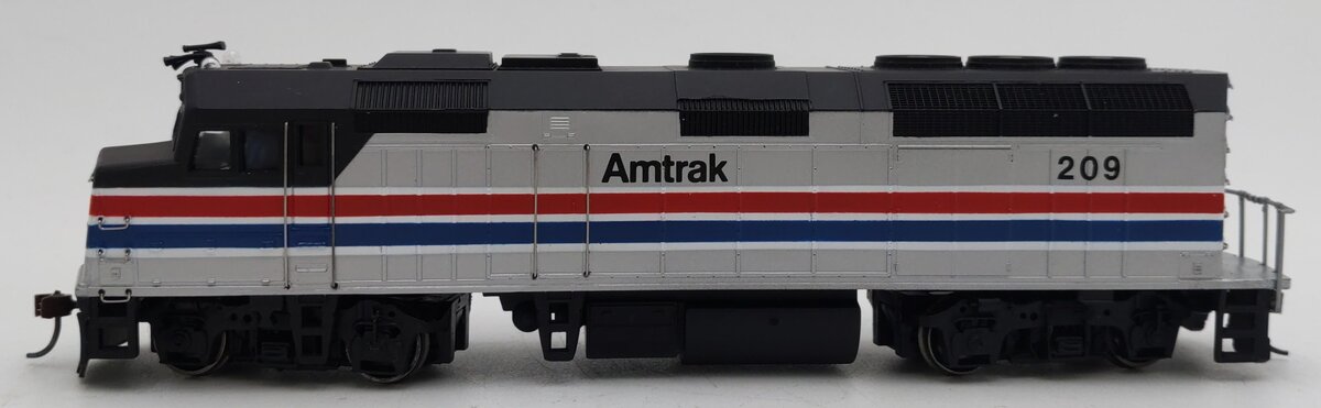 Spectrum 87012 HO Scale Amtrak EMD F40 PH Diesel Locomotive #209 EX/Box