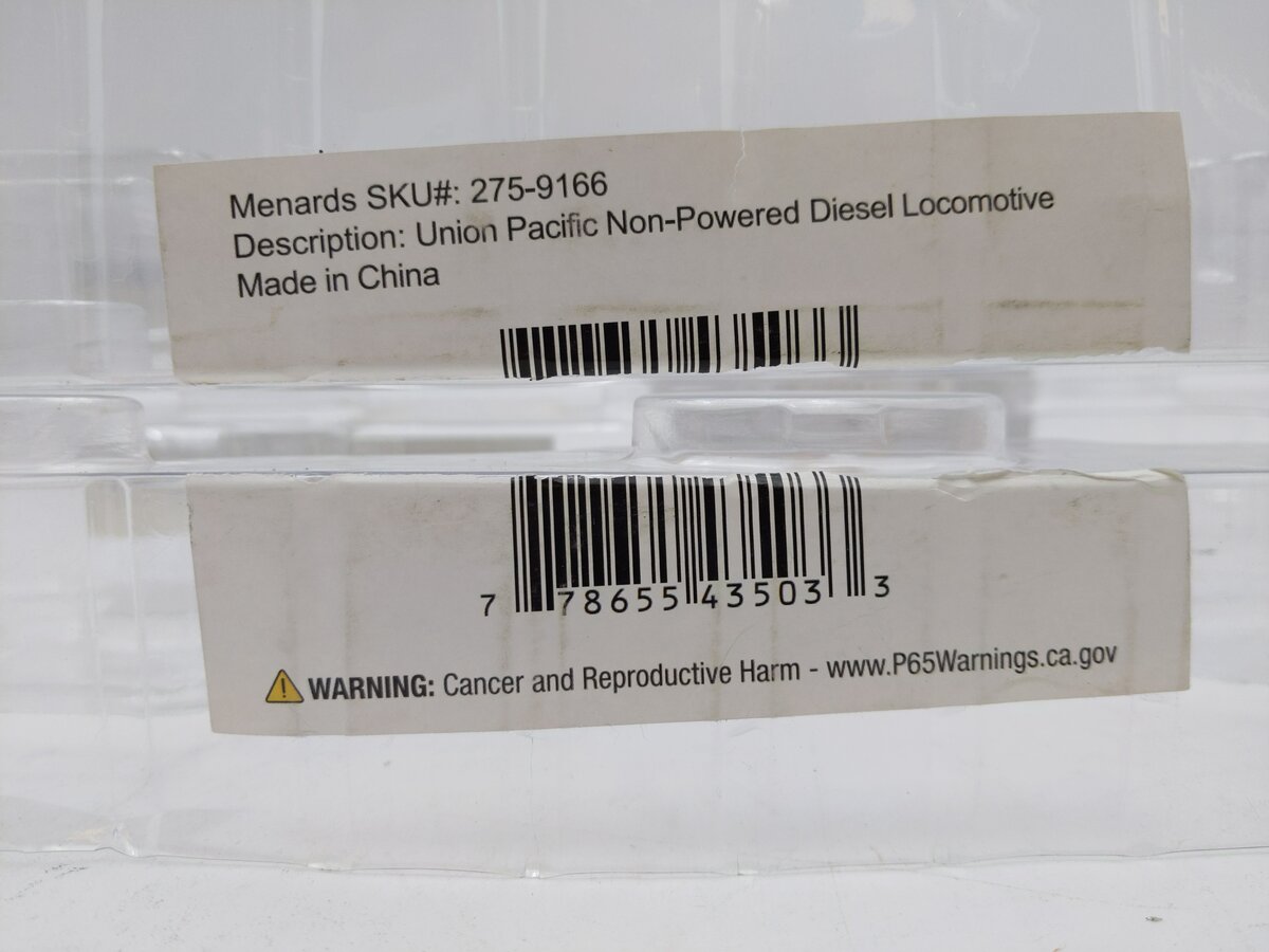 Menards 275-9166 O Gauge Union Pacific F3 Non-Powered Diesel Locomotive #9166 EX/Box