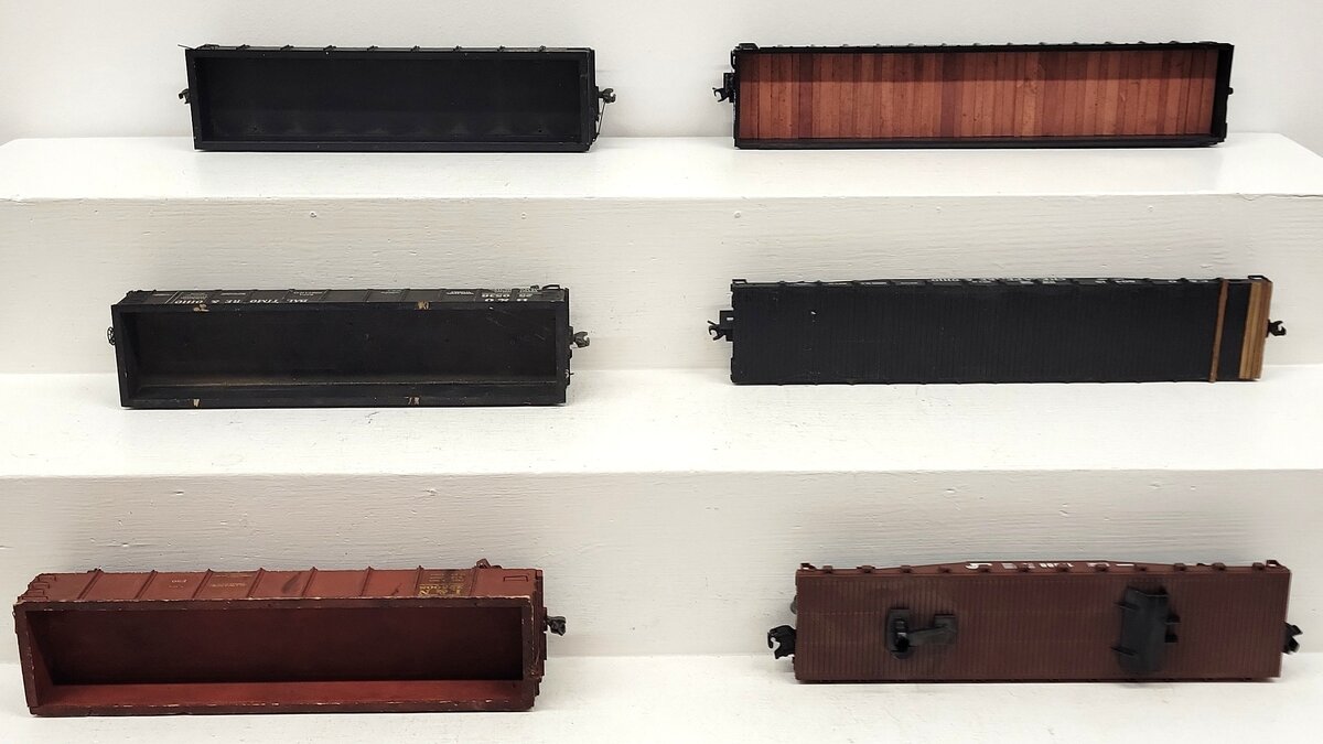 Assorted O Scale 2-Rail and 3-Rail Freight Cars [6] VG