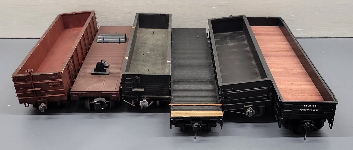 Assorted O Scale 2-Rail and 3-Rail Freight Cars [6] VG