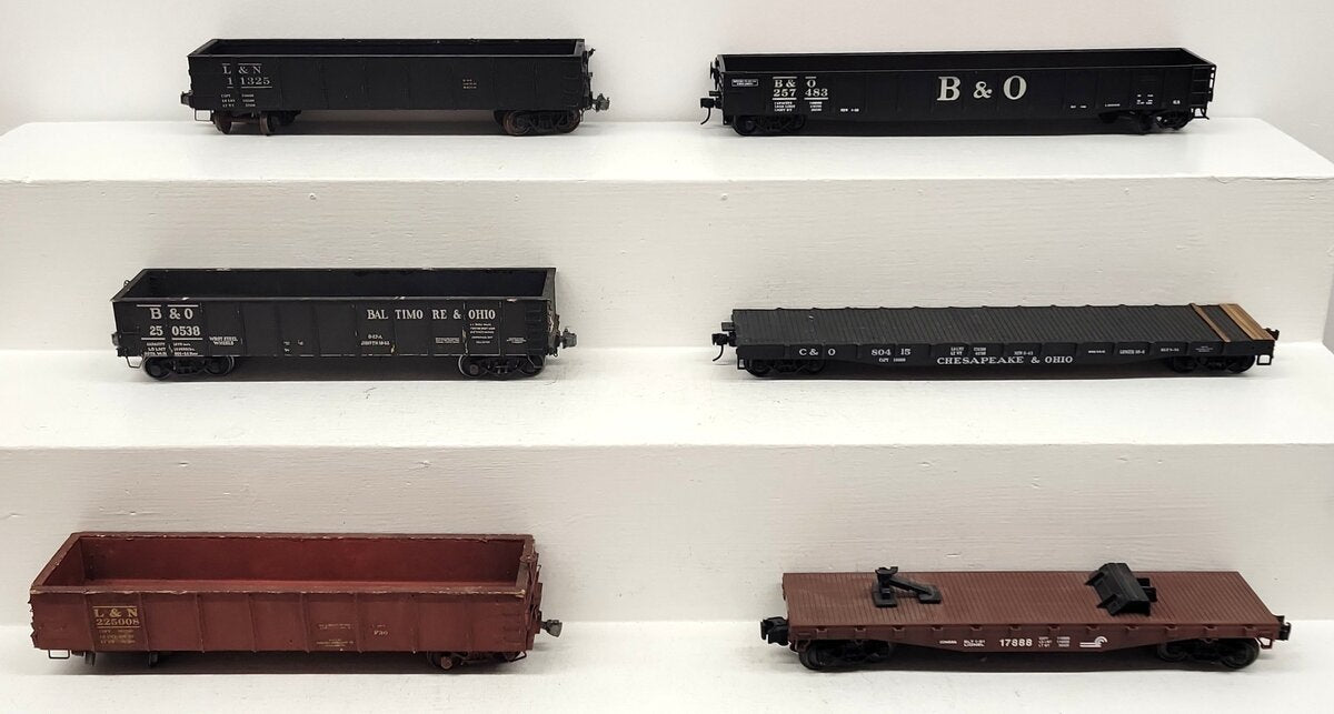 Assorted O Scale 2-Rail and 3-Rail Freight Cars [6] VG