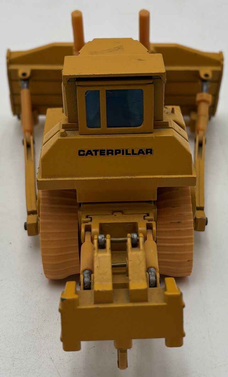NZG 233 1:50 CAT D8L Dozer w/ Ripper EX