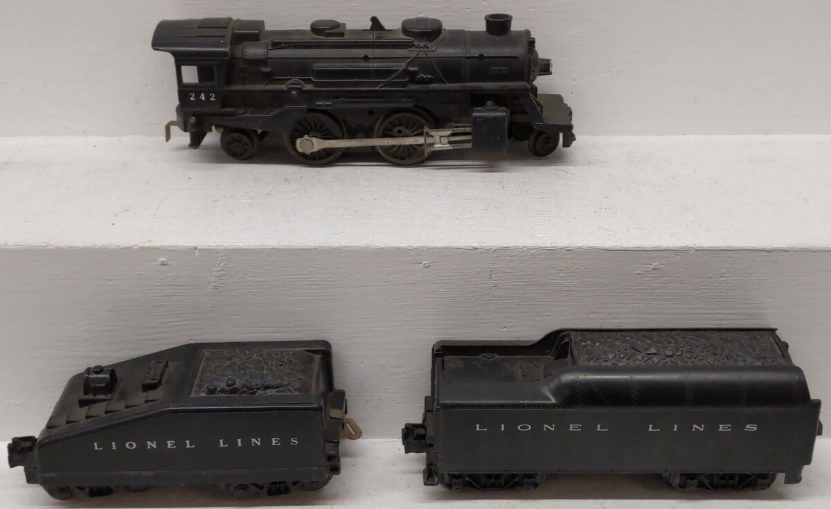 Lionel Vintage O Gauge 242 Locomotive, 1615T & 242T Tenders VG