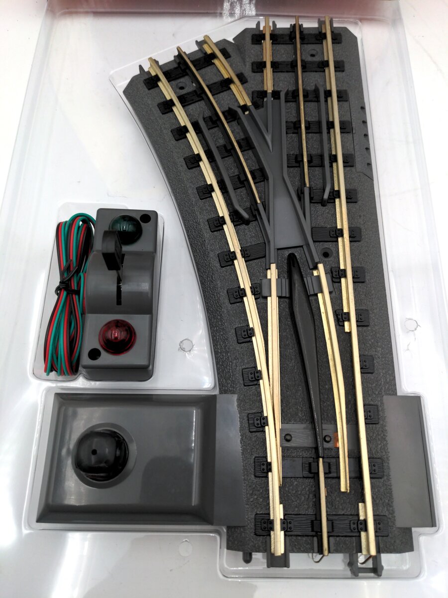 MTH 40-1044 O42 RealTrax Nickel Silver Left Hand Remote Switch Turnout EX/Box