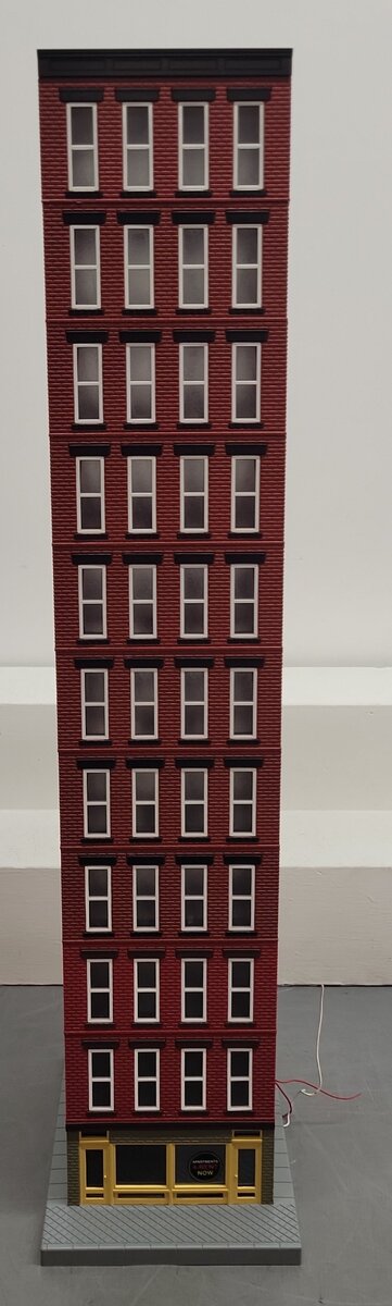 MTH O Scale 11-Story Apartment Building EX