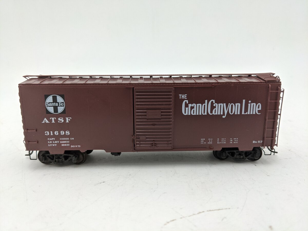 Kadee 4018 HO Scale Atchison, Topeka & Santa Fe 40' PS-1 Boxcar #31698 EX/Box