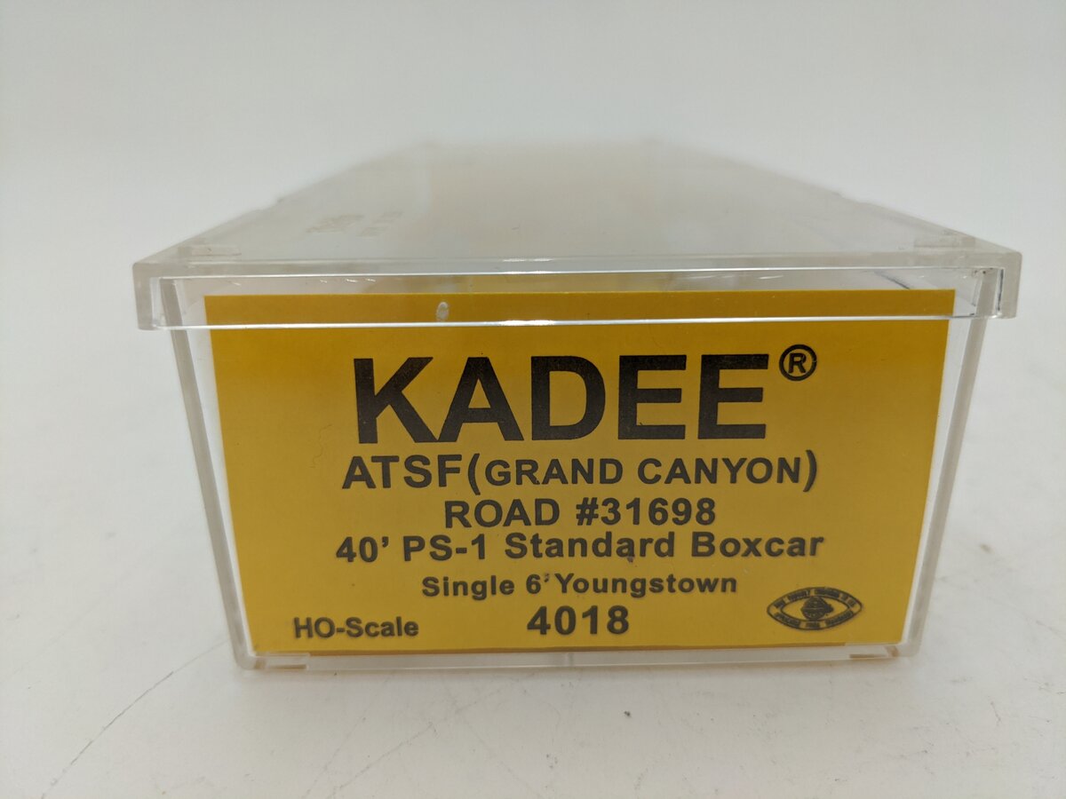 Kadee 4018 HO Scale Atchison, Topeka & Santa Fe 40' PS-1 Boxcar #31698 EX/Box