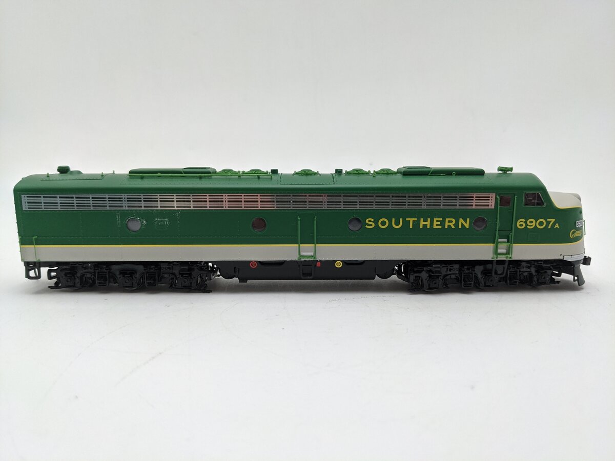 Proto 2000 30821 HO Scale Southern E8A Diesel Locomotive #6907A EX/Box