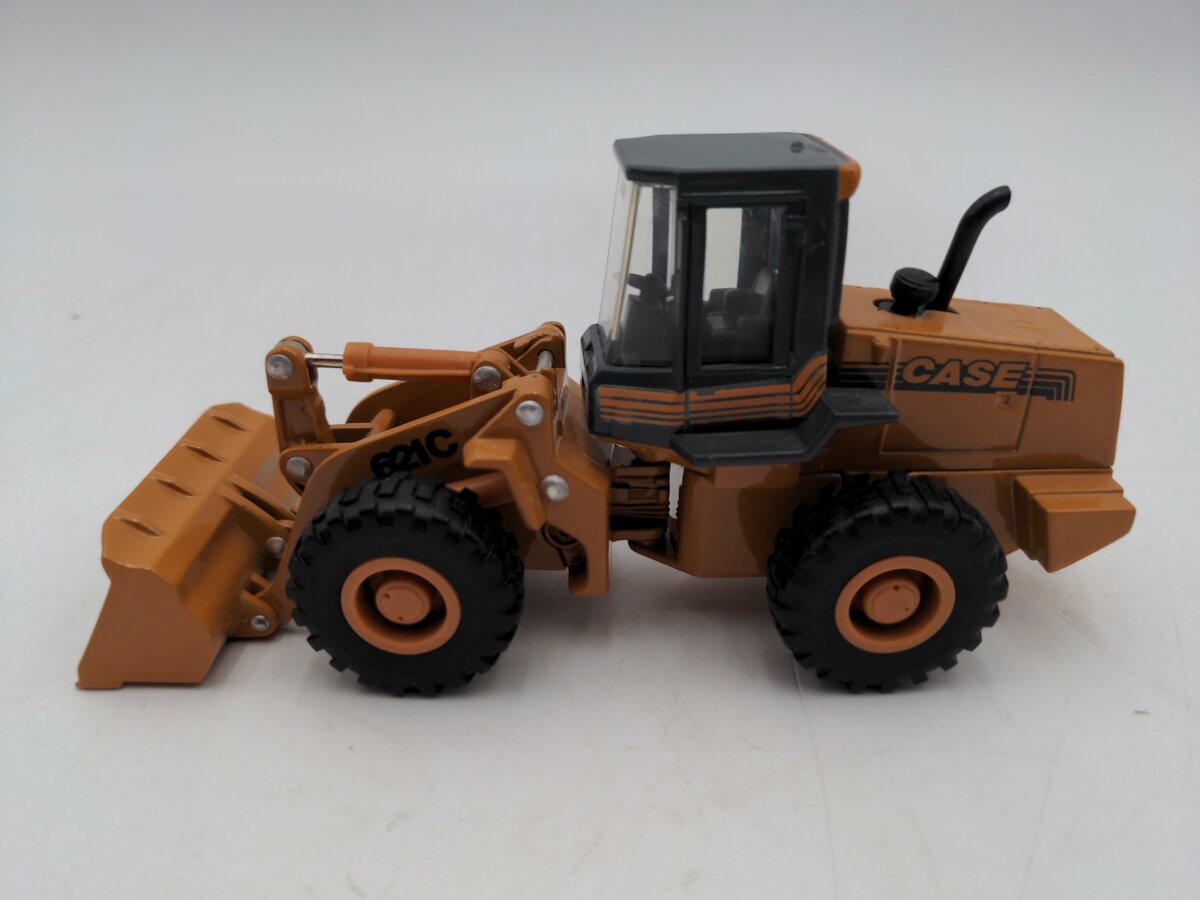 Ertl 621C 1:50 Scale Diecast Wheel Loader EX
