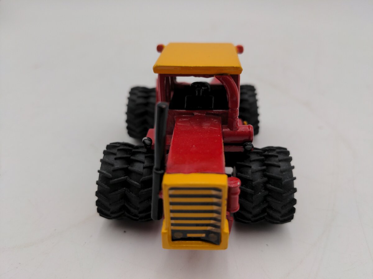 CB1405 1:64 Scale Diecast Versatile 800 4WD Tractor EX