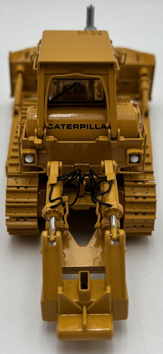 CCM 1:48 CAT D9H Track-Type Tractor LN/Box