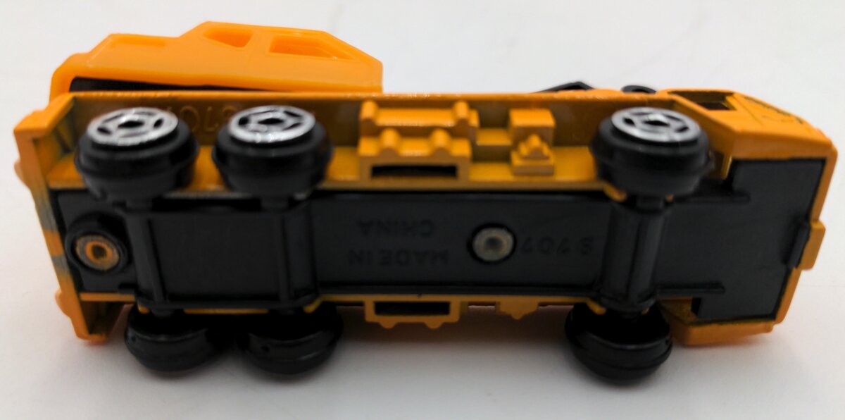 Tomy 66 Mitsubishi Fuso Truck Crane VG