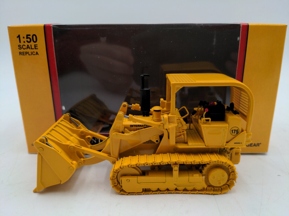 First Gear 50-3058 1:50 Diecast International Harvester 175C Crawler/Loader NIB