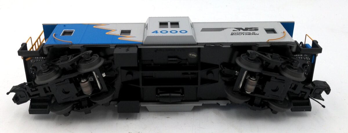 MTH 30-20432a O Scale Norfolk and Southern Bay Window Caboose LN/Box