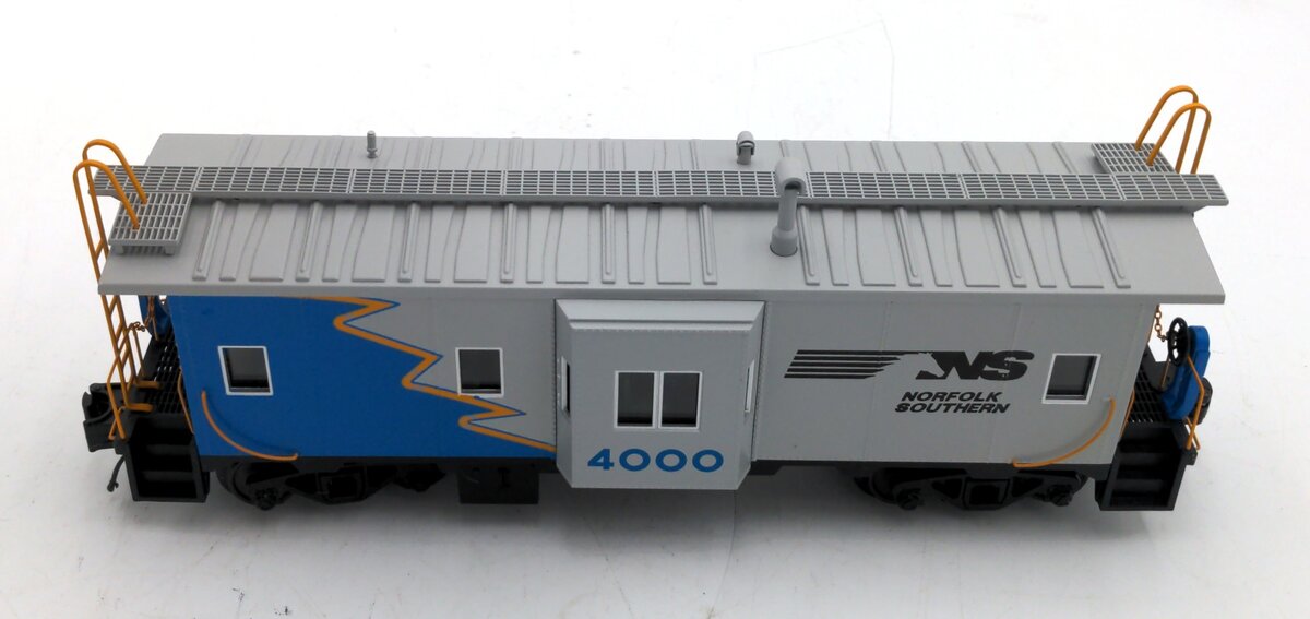MTH 30-20432a O Scale Norfolk and Southern Bay Window Caboose LN/Box