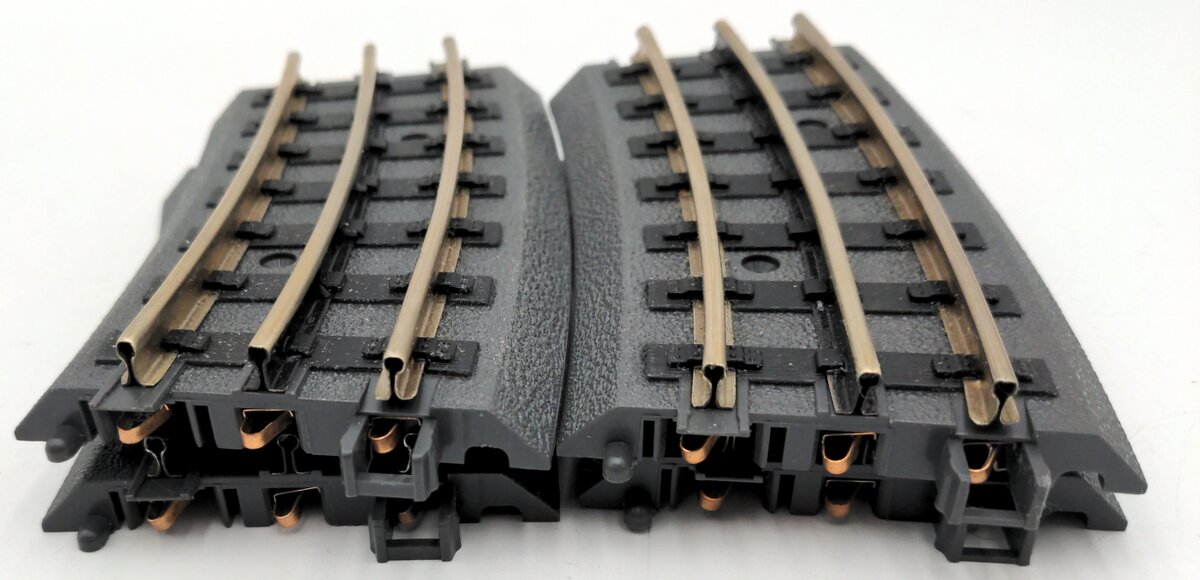 MTH 40-1045-2 RealTrax O42 1/2 Gauge Curved Track (4) LN