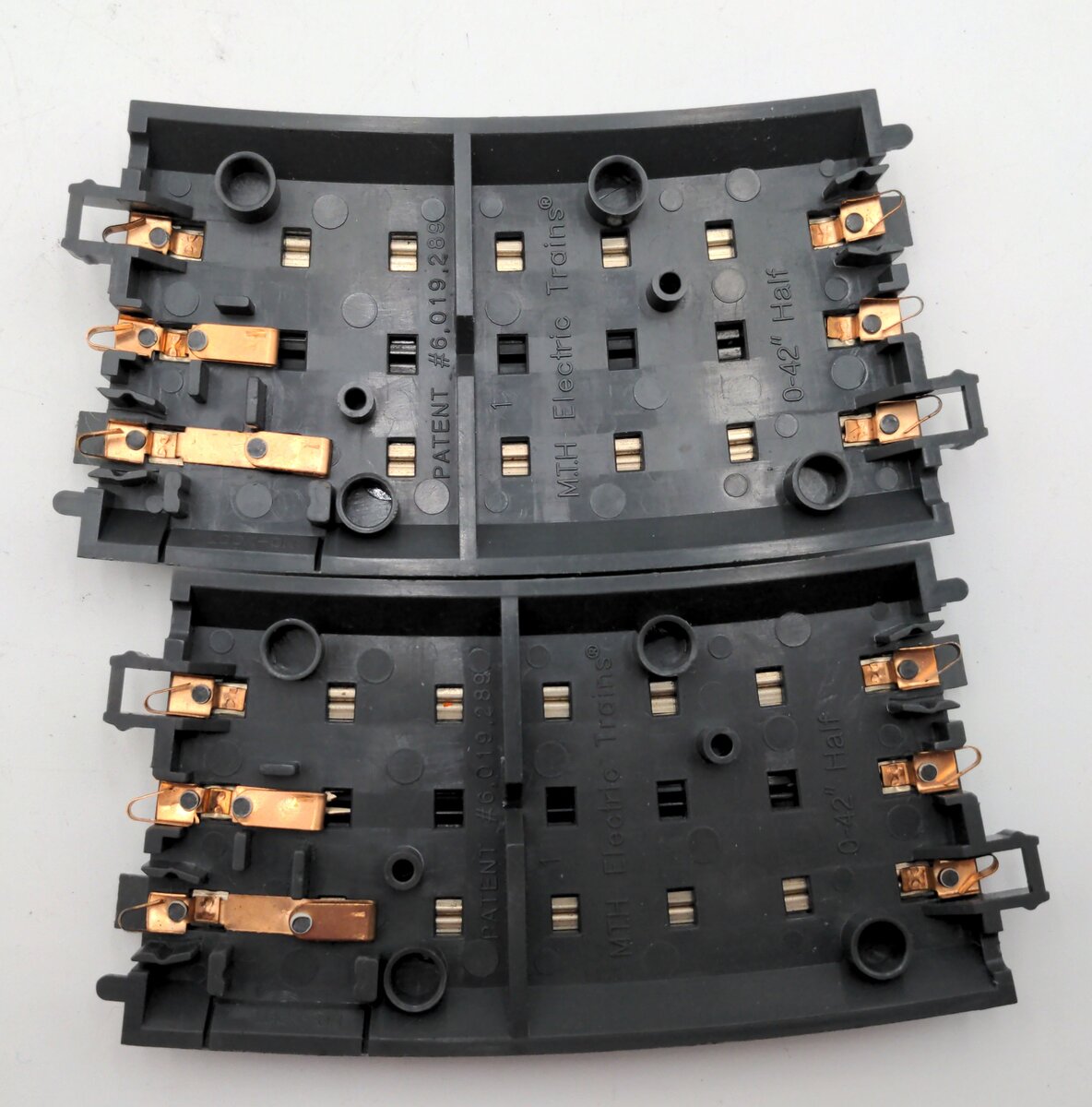 MTH 40-1045-2 RealTrax O42 1/2 Gauge Curved Track (4) LN