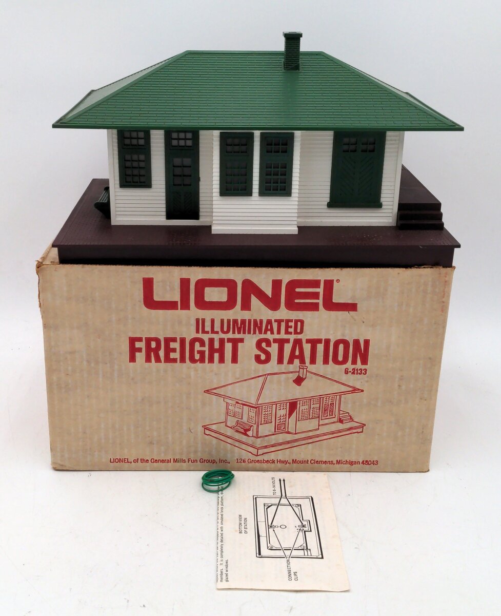 Lionel 6-2133 O Scale Illuminated Freight Station Assembled EX/Box
