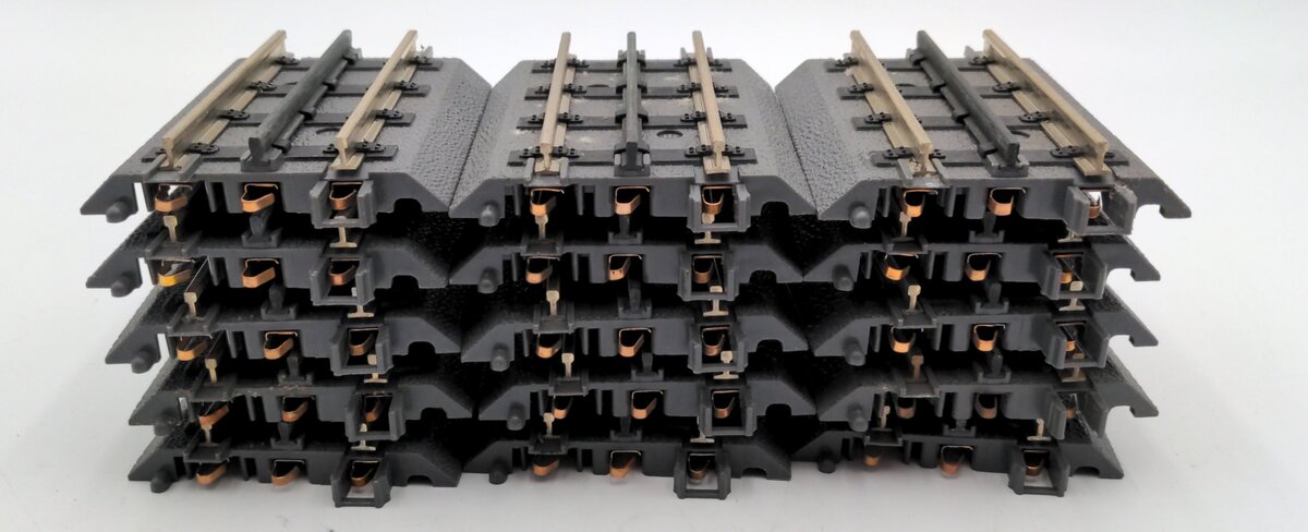 MTH 40-1018 RealTrax 3.5 Inch Straight Track (15) EX