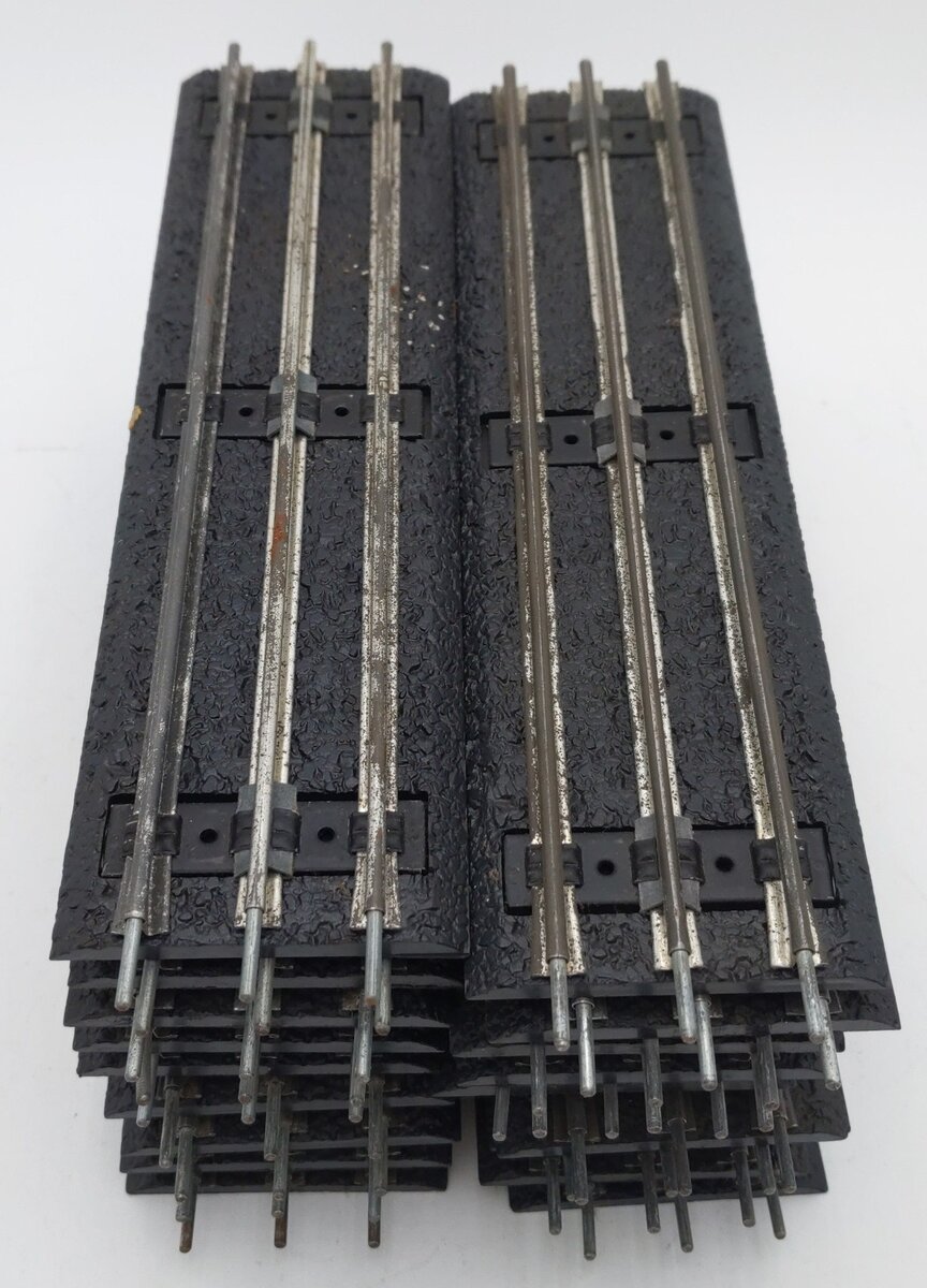 Marx O27 Gauge Vintage Straight Track with Roadbed  [18] VG