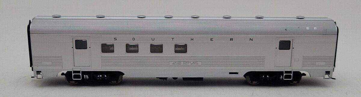 Walthers 932-6451 HO Southern Budd RPO Passenger Car LN/Box