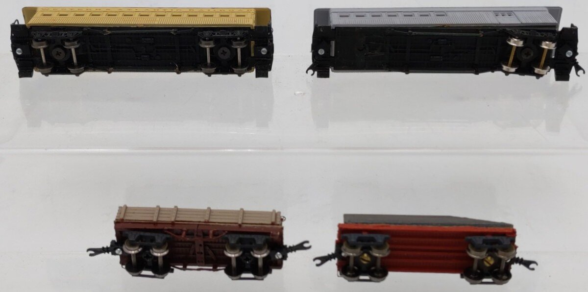 Micro-Trains N Scale Assorted Freight & Passenger Cars [4]