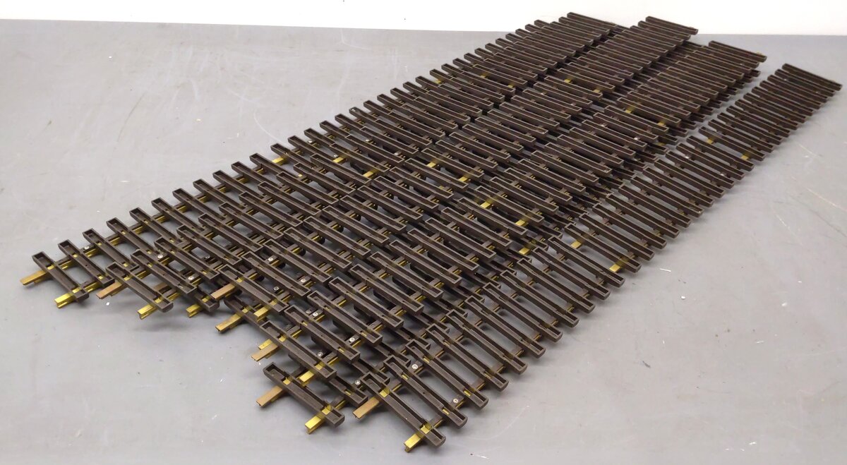 Aristo-Craft 11070 Euro Brass 3' Straight Track (8) VG/Box