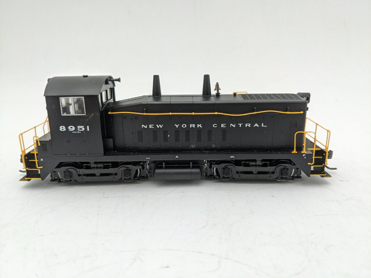 Proto 2000 21139 HO Scale NYC SW9 Diesel Locomotive #8951 EX/Box